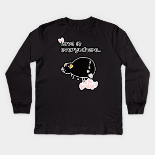 Love is everywhere Kids Long Sleeve T-Shirt